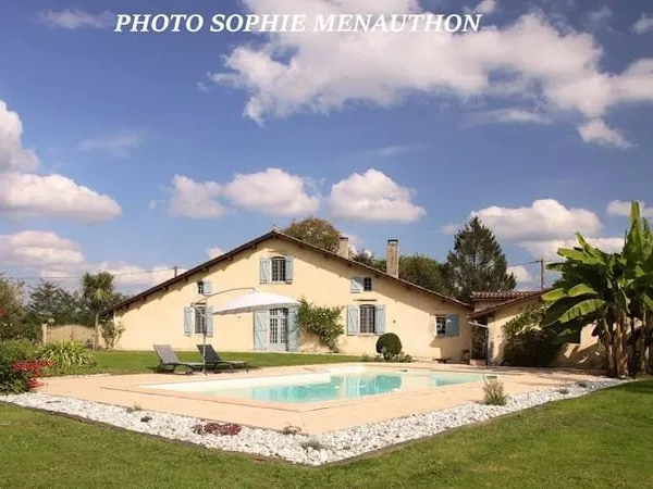Maison 12 pièces 344 m²