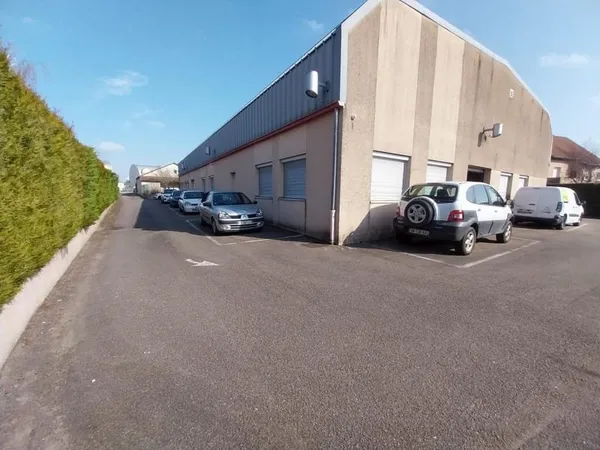 PERRIGNY-LES-DIJON-ENSEMBLE IMMOBILIER PROFESSIONNEL DE 1051m²