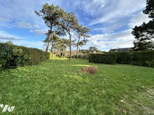 Terrain 654 m²