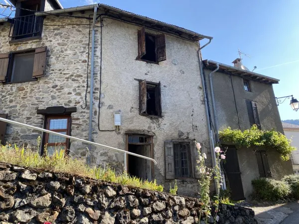 Maison Vente Val-de-Sos 4p 89m² 58000€