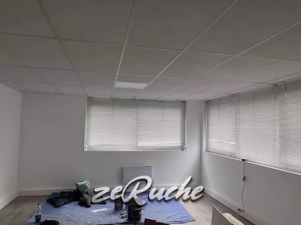 Bureau 57 m²