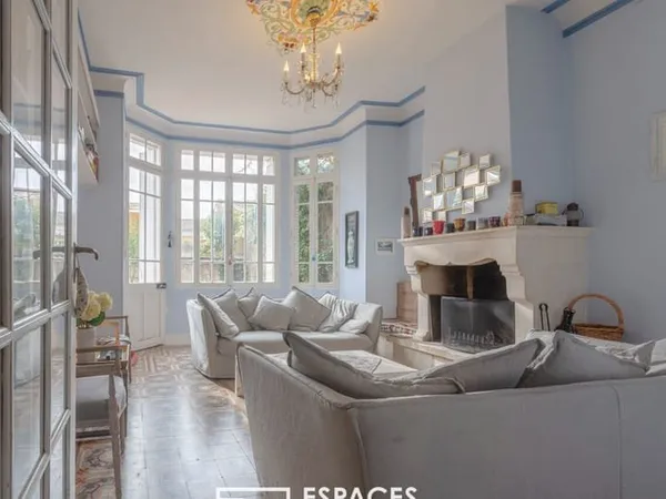 Maison de Maître avec piscine proche d'Avignon