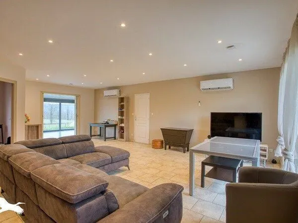 Maison de plain-pied 5 pièces 134 m²