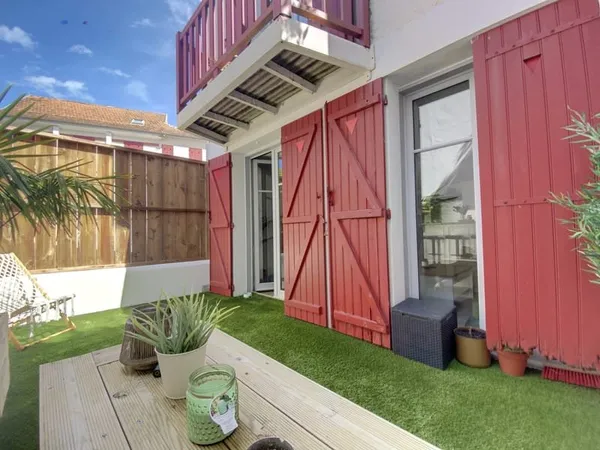 ARCACHON - ABATILLES ! T2 rénové de 45 m2 avec 2 terrasses d