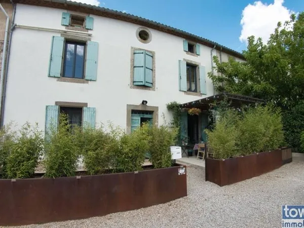 Maison 9 pièces 320 m²