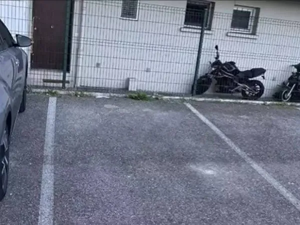 Parking 12 m²