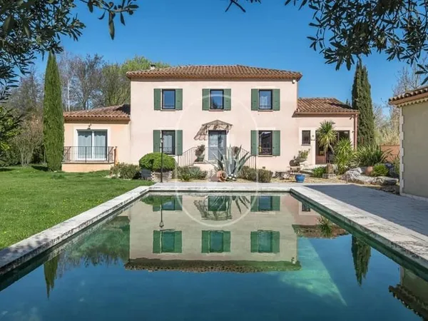 Propriété à vendre proche L'Isle-sur-la-Sorgue - Bord de Sorgue, piscine