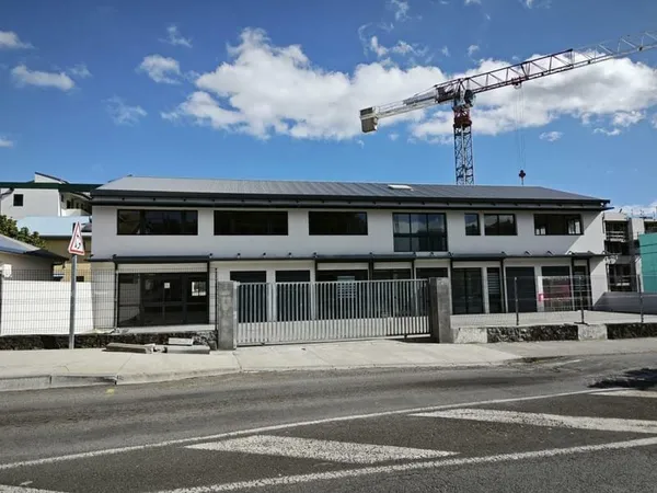 BATIMENT COMMERCIAL A VENDRE