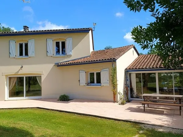 Maison et villa de prestige Vente Bassillac et Auberoche 6p 164m² 330000€