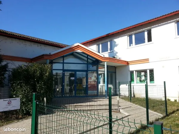 Local , , box , stockage, garde meuble