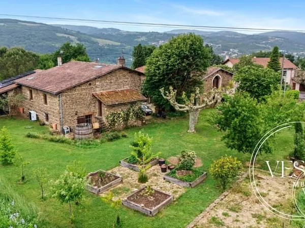 Maison familiale rénovée d'exception de 1810 au Coeur des Cote