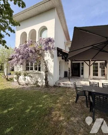 Maison 196 m²