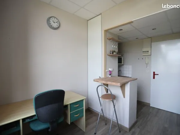 Studio proche écoles et universités