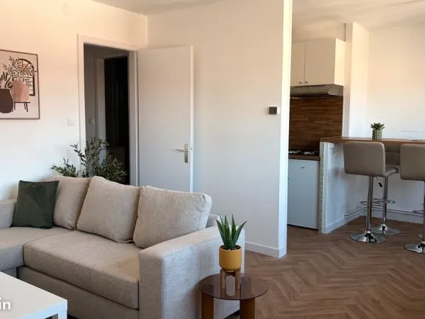 Appartement F2 meublé 45 m² refait à neuf - À louer