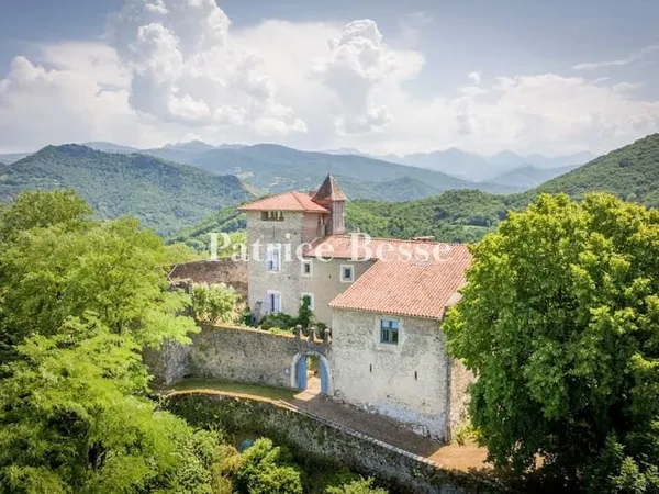 Maison 7 pièces 550 m²