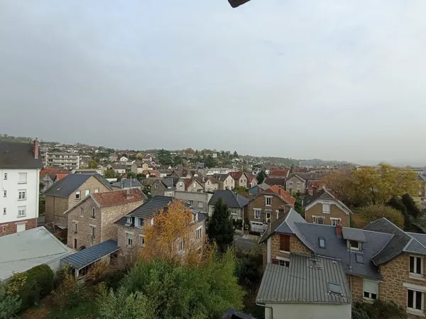 BRIVE/ copropriété avec ascenseur, appartement T3 situé au