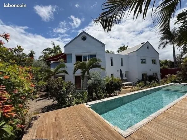 Villa 5 pièces 252 m²