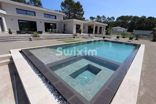 Villa 7 pièces 360 m²