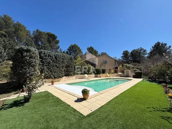 Maison 6 pièces 180 m²