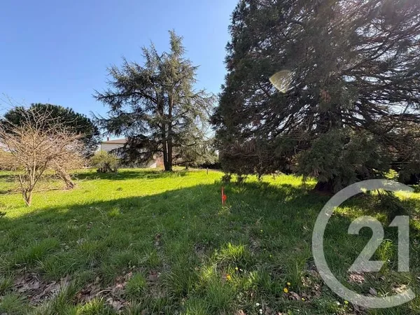Terrain 760 m²