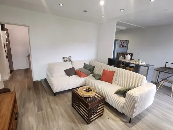T2 51 m² ENTIEREMENT RÉNOVÉ - SECTEUR TRÈS CALME - VUE PARC & MONTAGNES