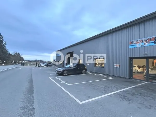 Local commercial 210 m²