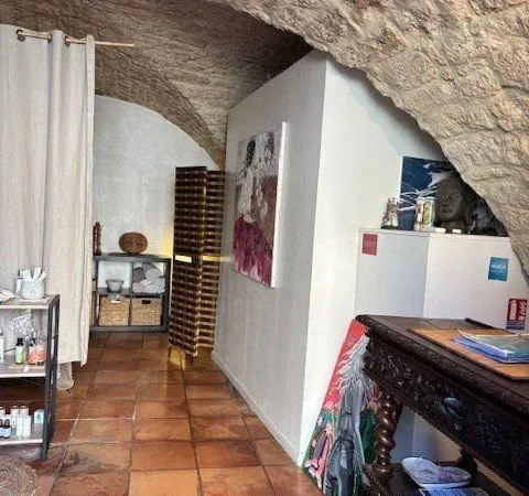 Local commercial 29 m² PRADES LE LEZ