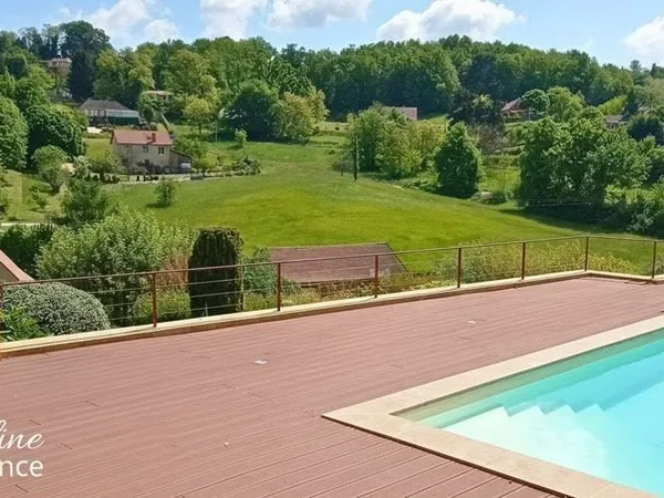 Maison 10 pièces 263 m²