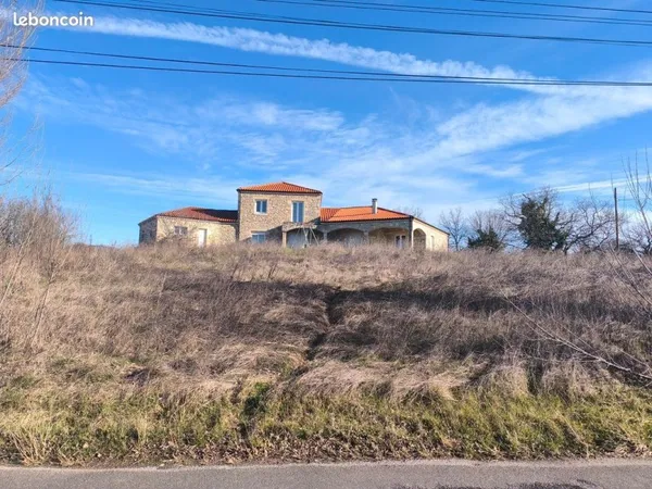 Maison à ventre