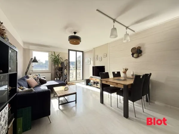 EXCLUSIVITE A VENDRE PAR BLOT-BELLANGERAIS - APPARTEMENT T4 - 3 CHAMBRES - BALCON SUD OUEST-GARAGE