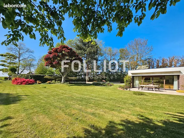 Maison 8 pièces 233 m²