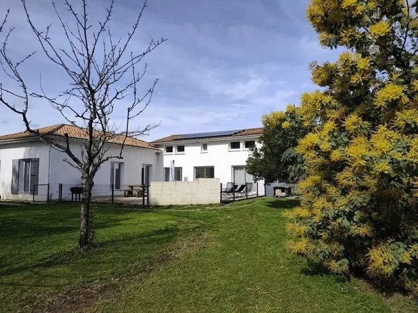 Maison à vendre 6 chambres , 205 m2 sur terrain de 5000 m2