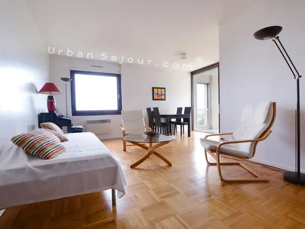 Appartement standing de 60 m² - 1 CH - avec terrasse, garage, loggia - piscine - tennis - dans un va