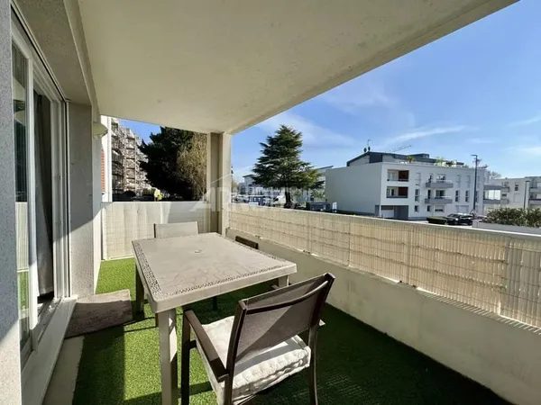 Pont du Cens - T2 de 50 m2 avec balcon et box fermé