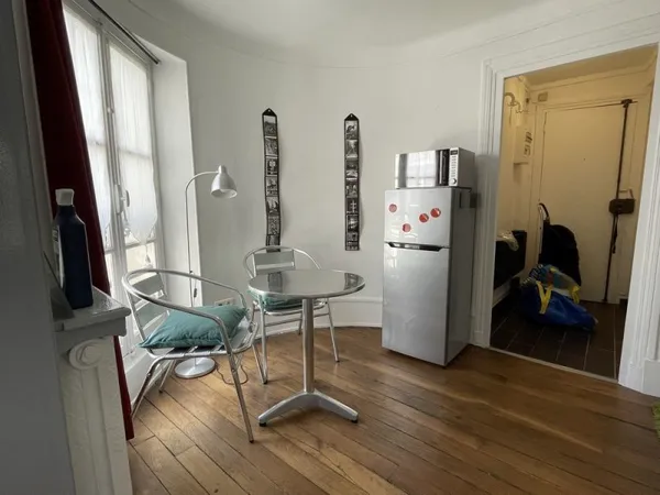 Quartier St-Lazare : 2P meublé tt confort