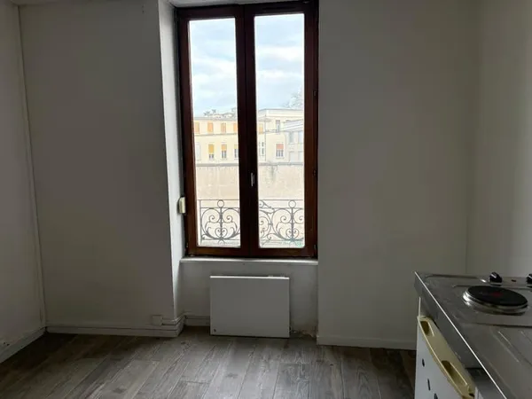 Studio 13m2 - Lyon 3ème