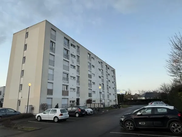 A VENDRE - F1 BIS - SAINT JEAN DE BRAYE