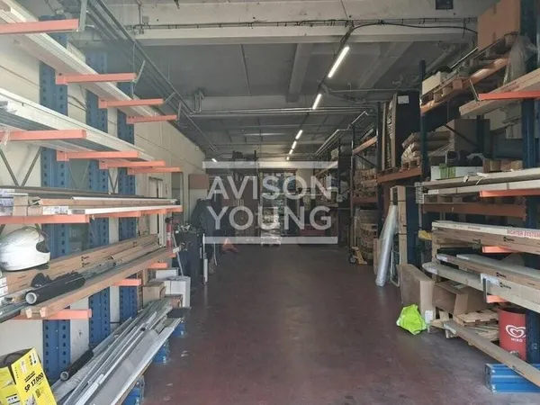 Local d'activité 366 m²