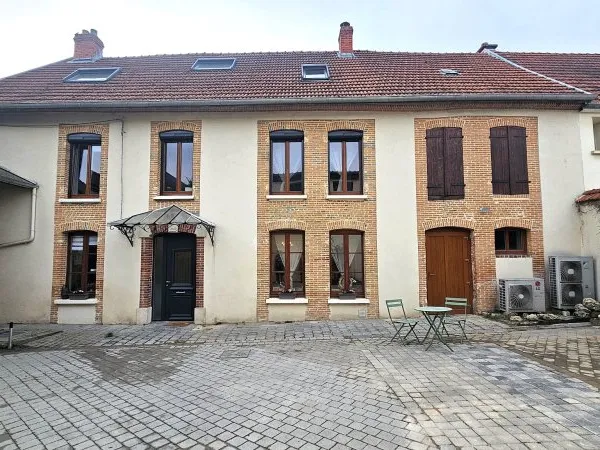 Maison 8 pièces 373 m²
