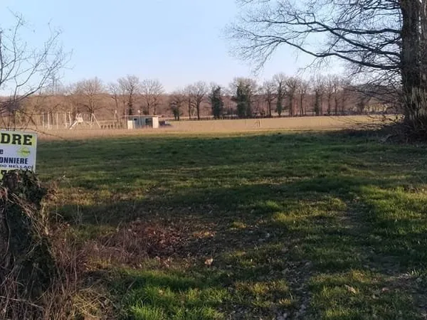 Parcelle de terrain à bâtir à Blanzac en Limousin