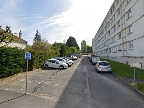 Stationnement Location Tours   62€