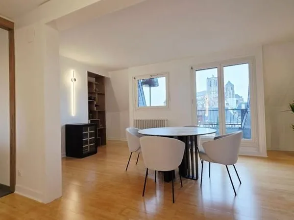 BOURGES CENTRE APPARTEMENT 81M² 4 PIECES TERRASSE GARAGE