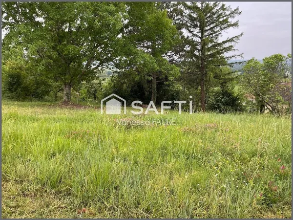 Rare sur le secteur : terrain constructible de 800m2, viabilisé avec vue sur Garonne