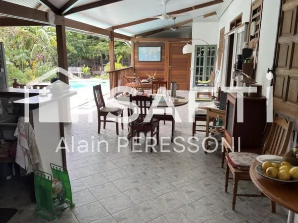 Cayenne Ensemble immobilier 8 pièces Villa + T2
