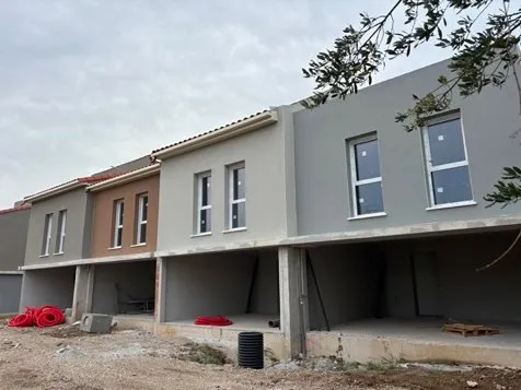 Mauguio, proche centre, villa duplex récente type 4 et garage