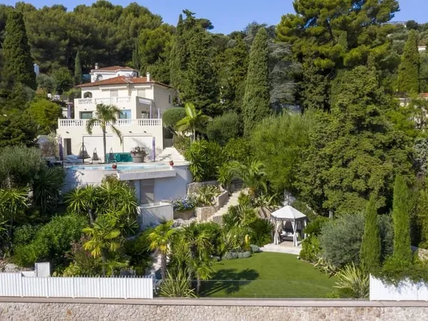 Maison 5 pièces 340 m²