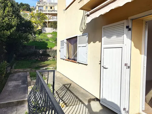 3 Pièces jardin dans le coeur de Mandelieu