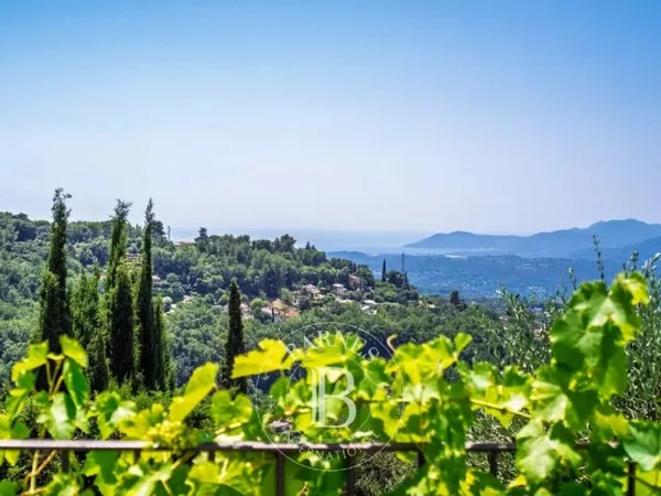 Châteauneuf-Grasse - Charme et authenticité - Vue mer panoramique - À pied des commerces