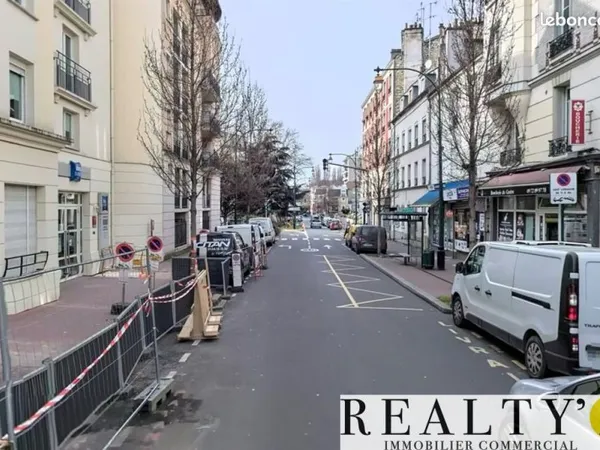 Local commercial 155 m²