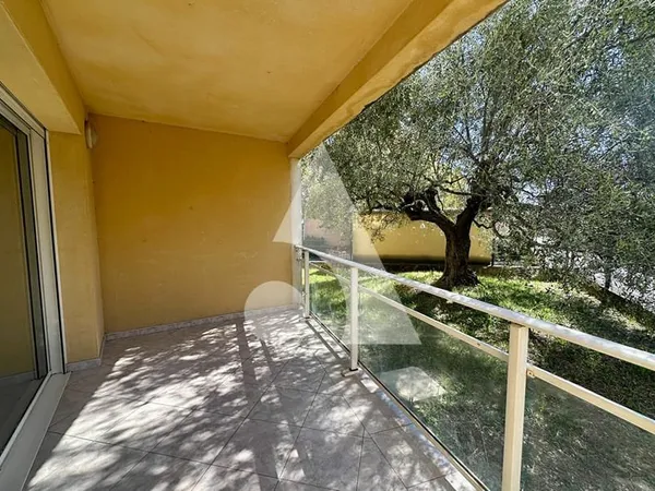 Pertuis - Appartement T4 de 78,41 m2 avec Terrasse et Stationnement